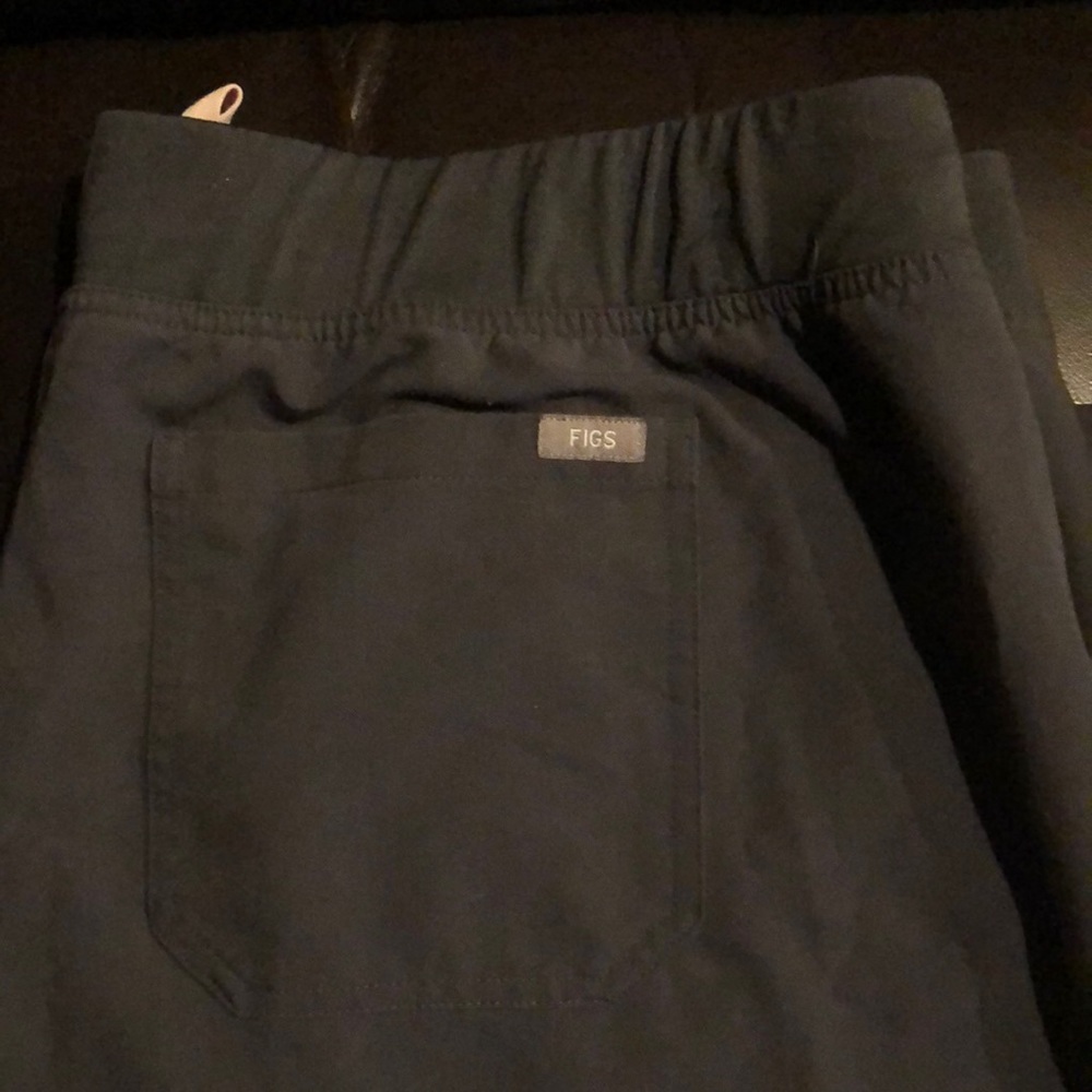 FIGS Charcoal Women’s XXL